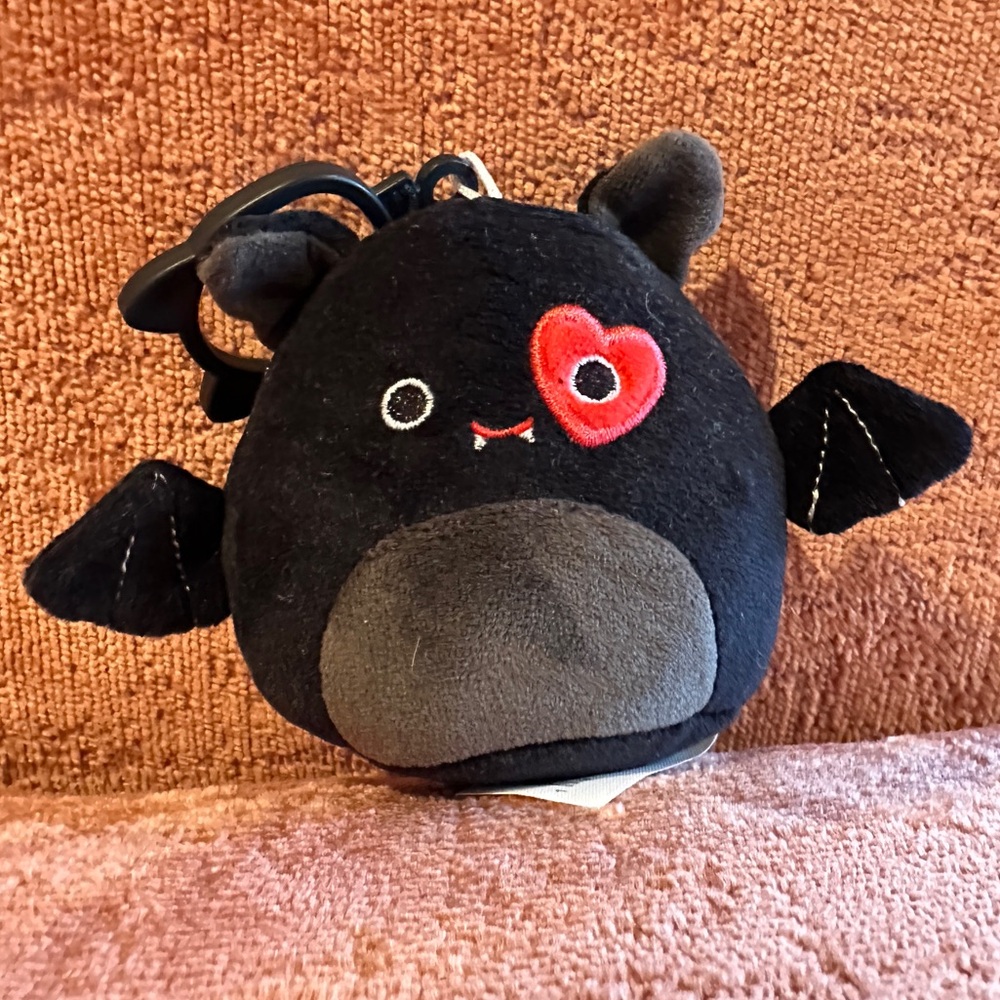Squishmallows 3.5 in Emily the Bat clip keychain with Valentine’s Day tag
